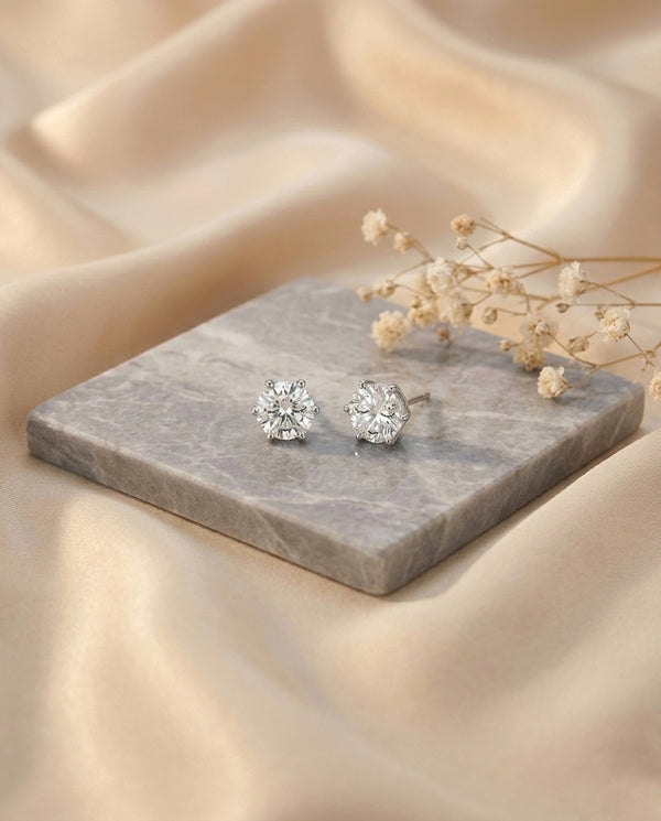 Diamond-Glow Studs