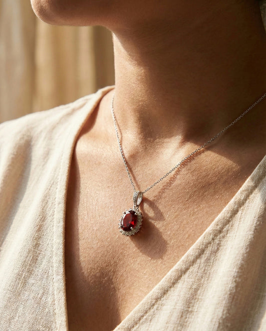 "Royal Red Halo Necklace" (Alloy Brass)